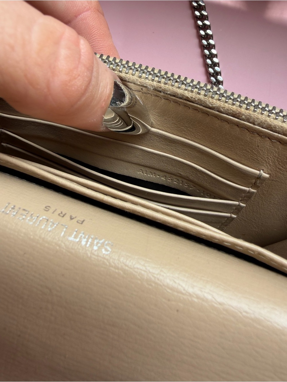 Saint Laurent Beige Monogram leather bag - Picture 13 of 16